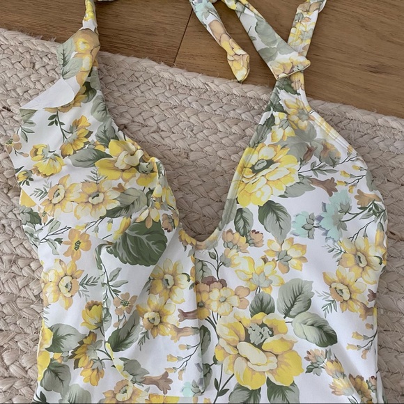 NWT Antonio Melani Floral Ruffle Halter One Piece Swimsuit - Picture 5 of 6